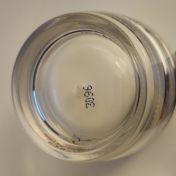 Versace 1969 Idra Totale Neck Cream - Picture 4 of 6